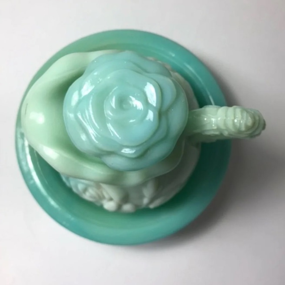1978 Avon “Victorian Rose” Vase & Basin - Picture 4 of 6